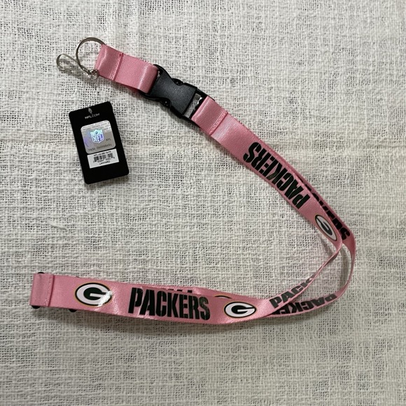 Green Bay Packers Pink Lanyard NEW Gift NFL Football Keychain Womens - Picture 1 of 4